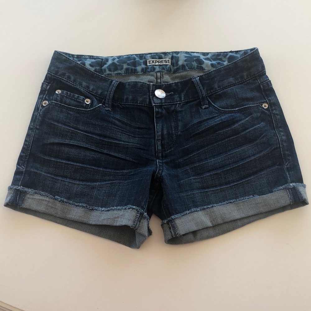 EUC Express denim shorts. Size 2